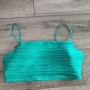 Alo Yoga Micro Plisse Game on Bra in Spruce Green - worn once!